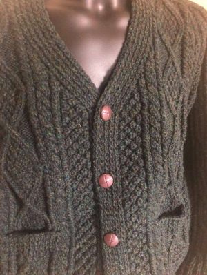 HANDKNIT ARAN V JACKET (HVNJ4)