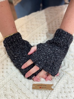 HAND KNIT ARAN FINGERLESS GLOVES (AFG)